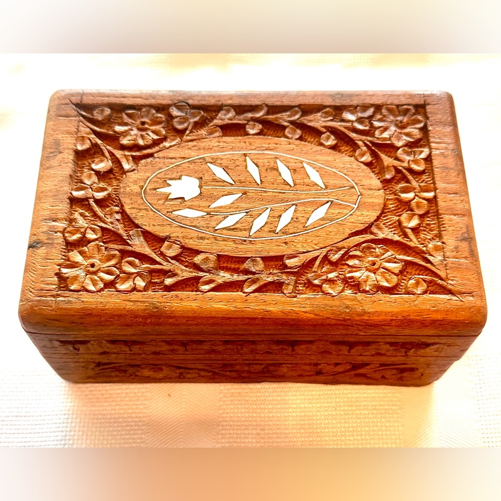 VTG Hand-Carved Ornate Floral Sheesham Wood Trinket Hinged Box India